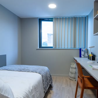 Block B Superior En Suite Floors 7-10 - Image 1